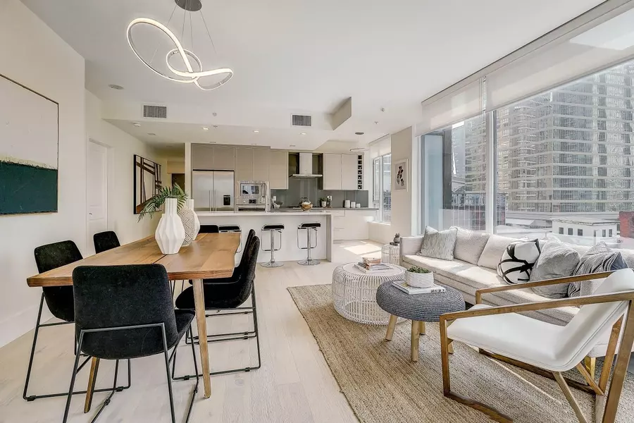 1211 Melville ST #903, Vancouver, BC V6E 0A7