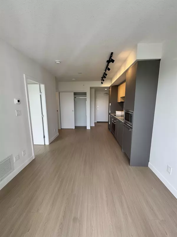 Surrey, BC V3T 0V8,13745 George Junction #806