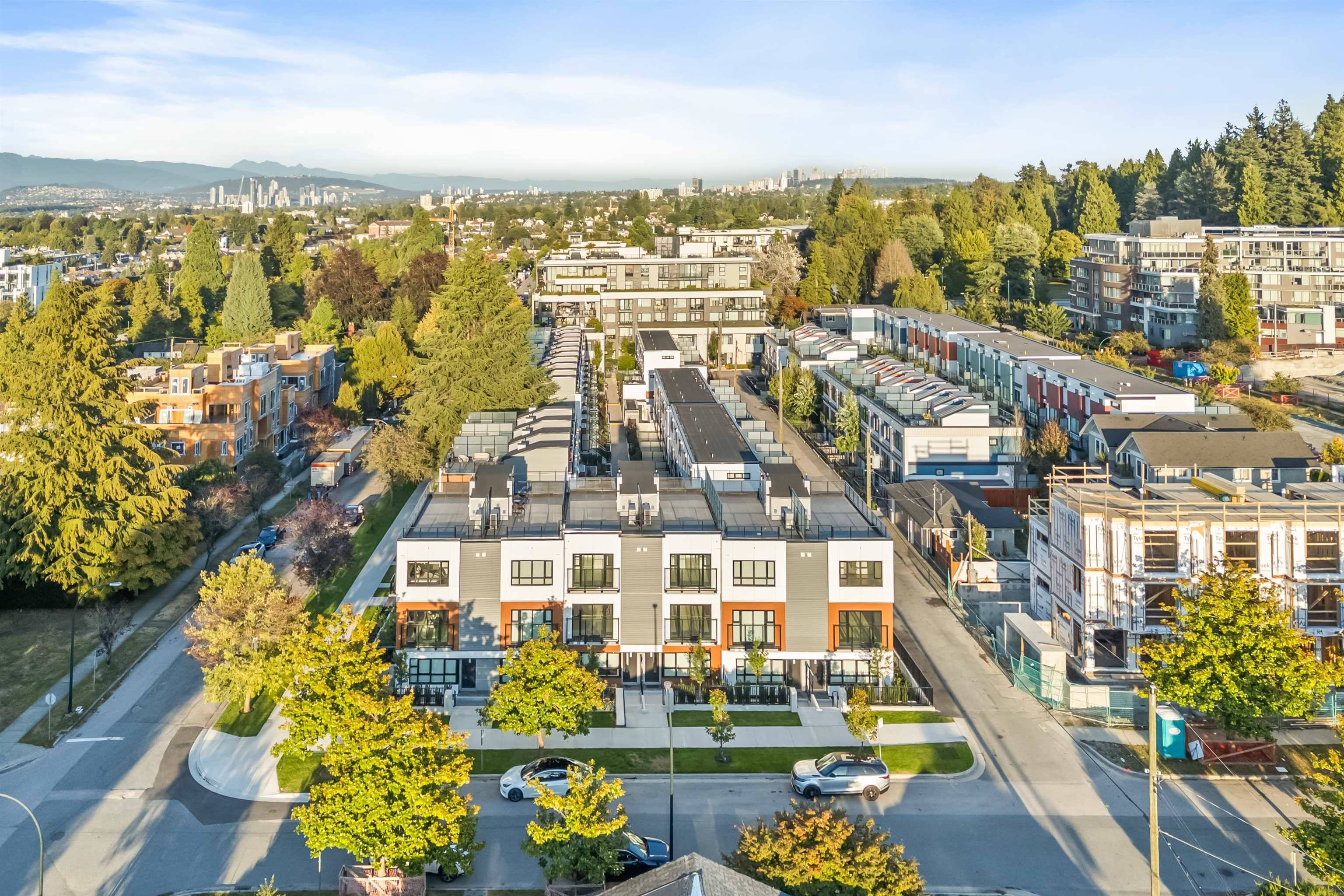 584 W 28th AVE, Vancouver, BC V5Z 2H1