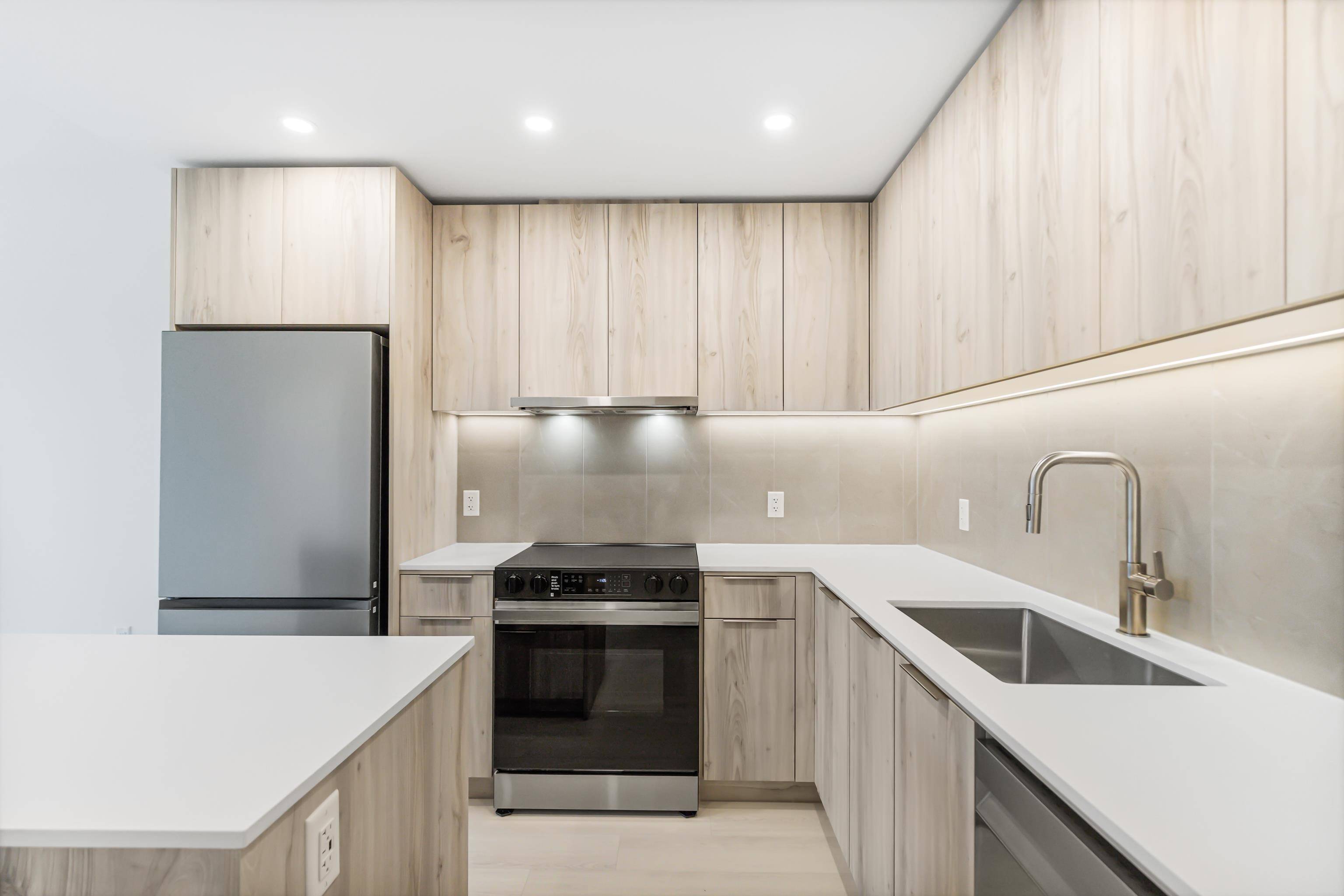 North Vancouver, BC V7G 0B5,3596 Malsum DR #603