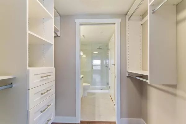 22562 121 AVE #409 Maple Ridge, BC V2X 3Y8