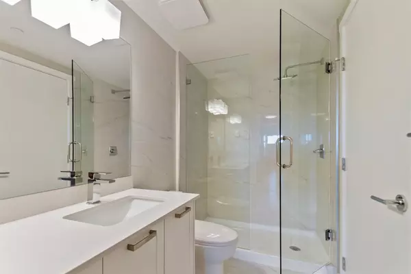 22562 121 AVE #409 Maple Ridge, BC V2X 3Y8