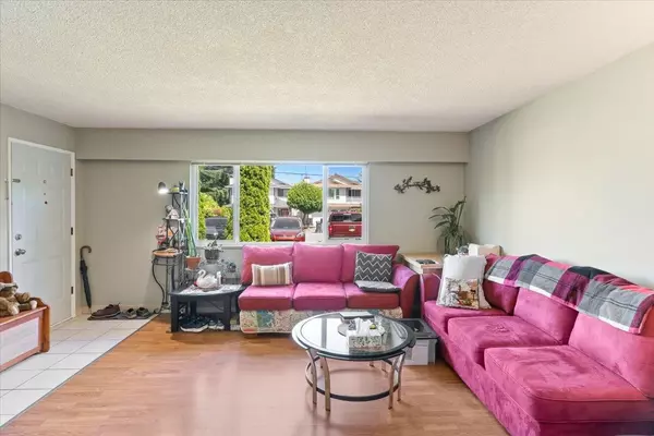 Port Coquitlam, BC V3B 3T3,3263 Vincent ST