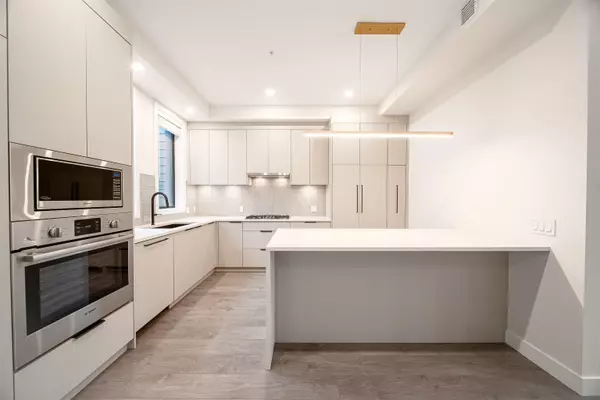 Richmond, BC V6Y 1W4,8699 Spires RD #218