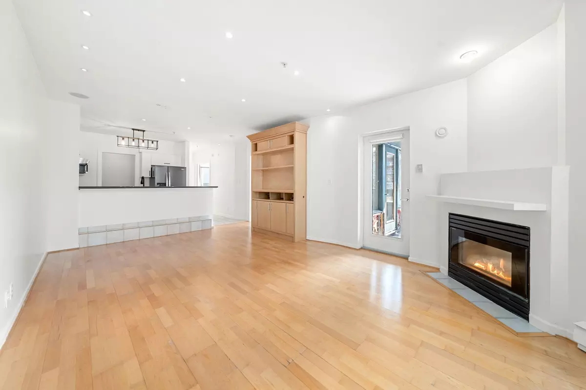 Vancouver, BC V6J 5J1,1688 Cypress ST #309