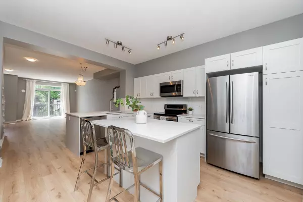 Port Moody, BC V3H 5M2,2200 Panorama DR #75