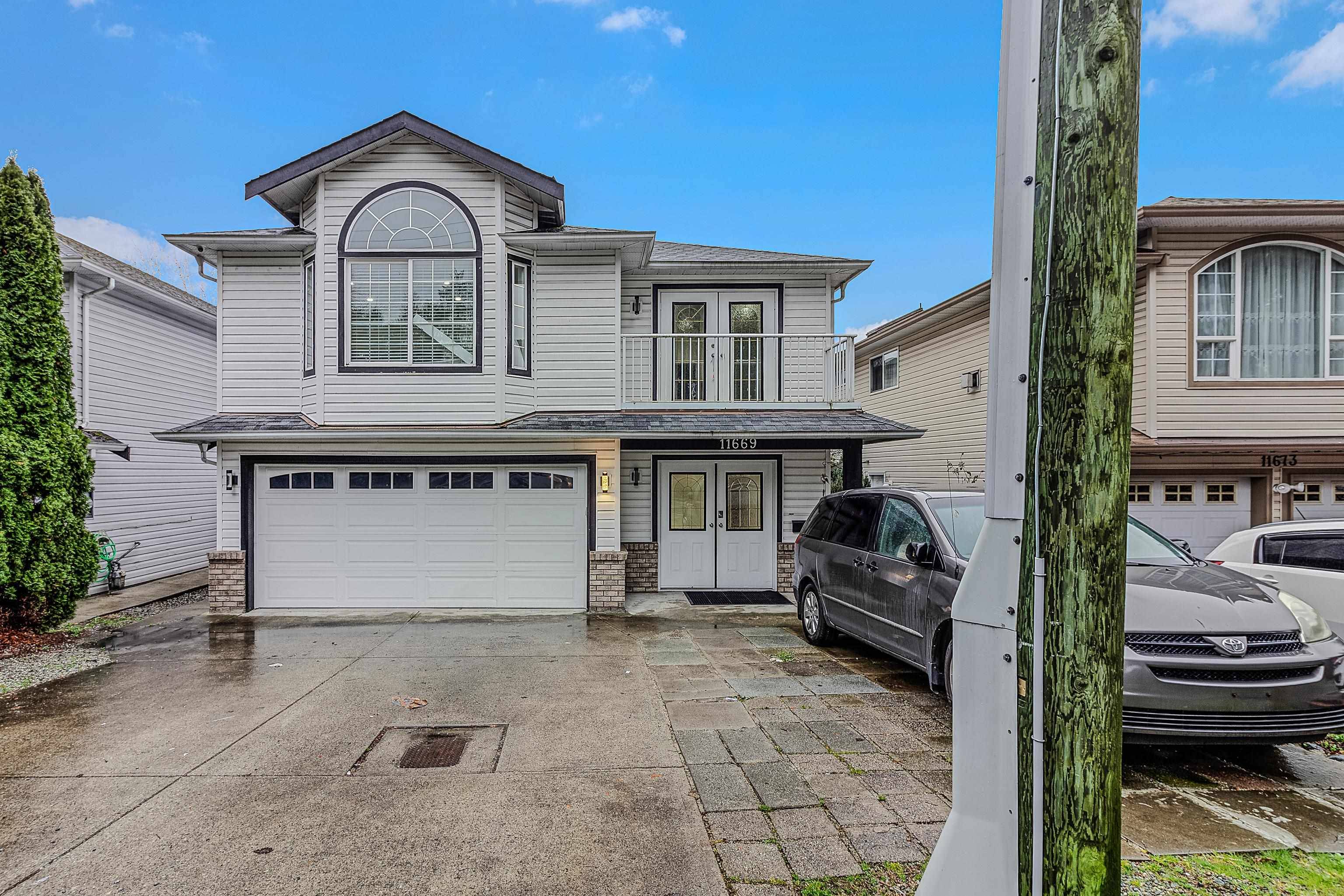11669 207 Street ST, Maple Ridge, BC V2X 1X2