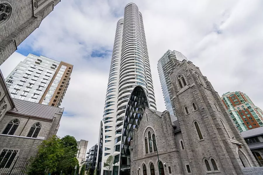 1033 Nelson ST #703, Vancouver, BC V6E 0E5