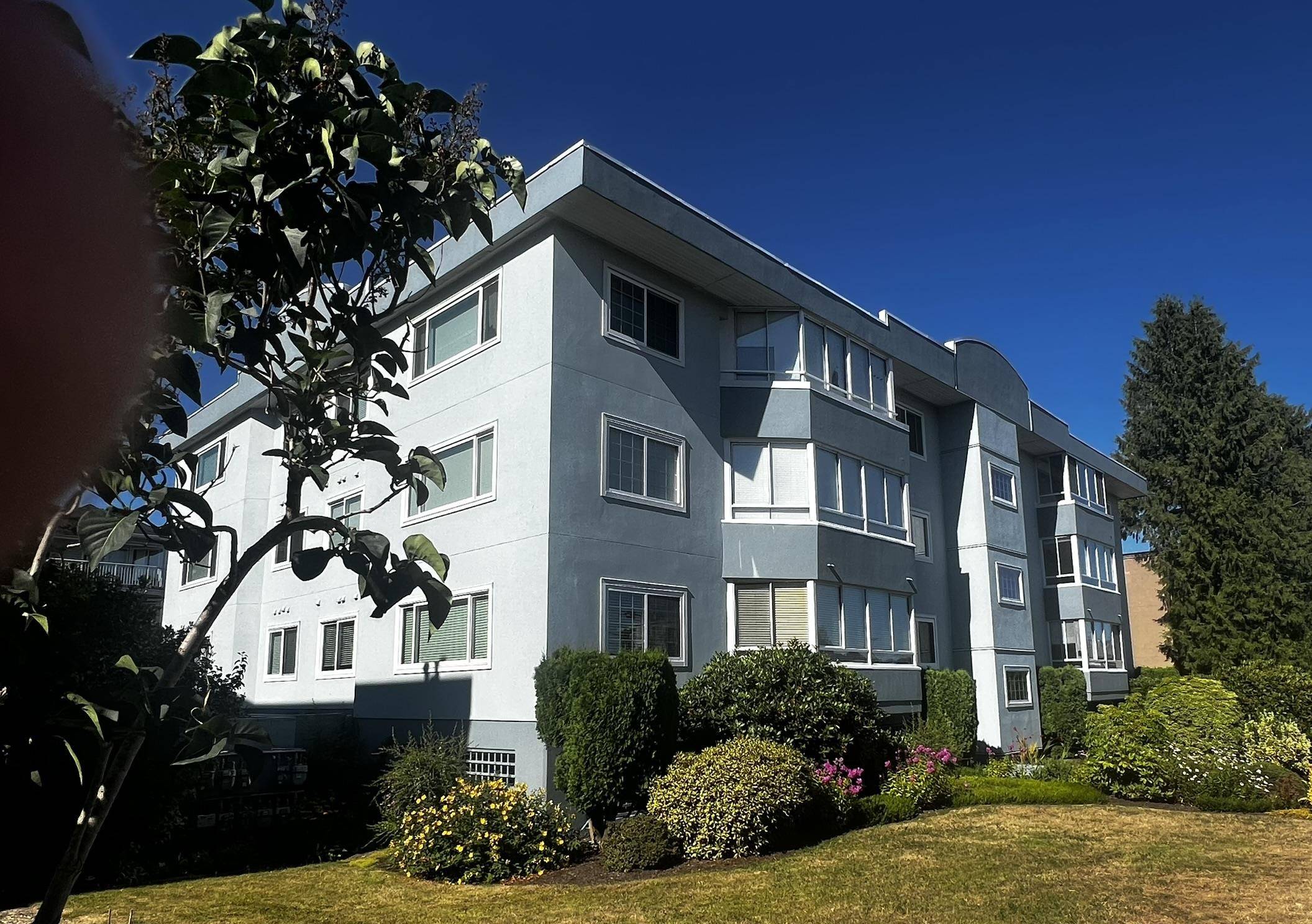 22241 Selkirk AVE #101, Maple Ridge, BC V2X 2X4