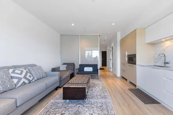 North Vancouver, BC V7J 1H6,1500 Fern ST #202