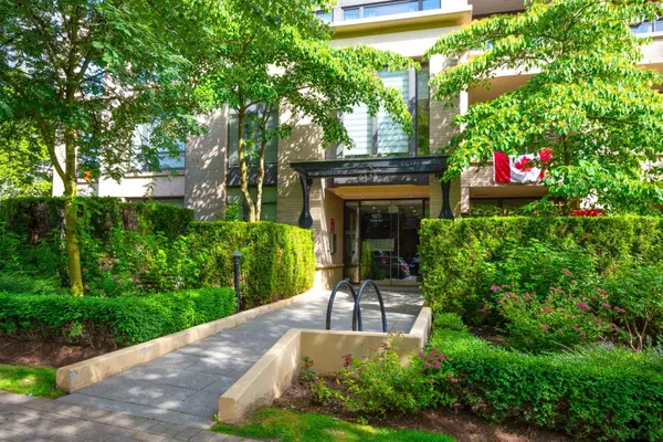 Burnaby, BC V5A 4X9,9370 University CRES #501