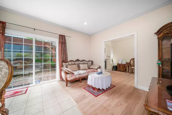 Burnaby, BC V5H 1L5,4708 Sardis ST