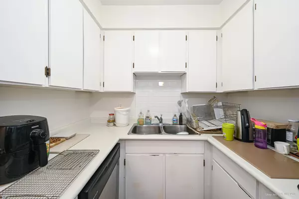 Vancouver, BC V5L 4L1,16 Lakewood DR #406