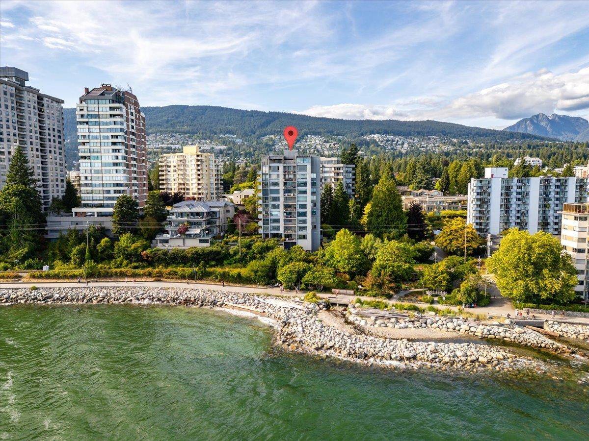 1930 Bellevue AVE #202, West Vancouver, BC V7V 1B5