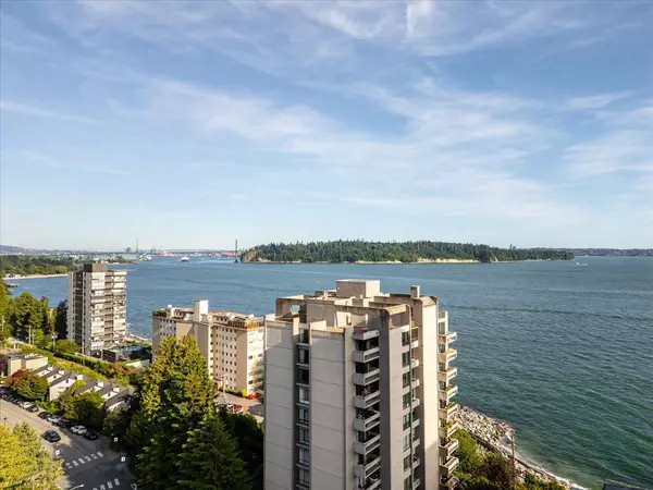 West Vancouver, BC V7V 1B5,1930 Bellevue AVE #202