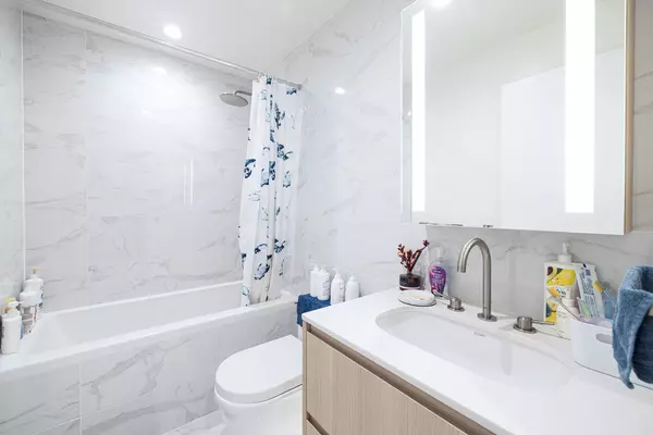 6811 Pearson WAY #514 Richmond, BC V7C 0E7