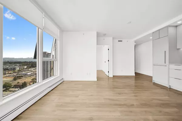 13685 102 AVE #2811 Surrey, BC V3T 1N7