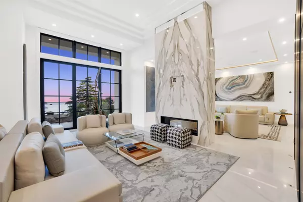 West Vancouver, BC V7S 2N8,1419 Bramwell RD