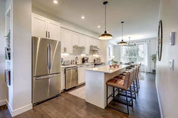 Surrey, BC V4A 4Z8,1708 King George BLVD #17