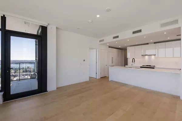 North Vancouver, BC V7L 0J8,135 E 13th ST #1705