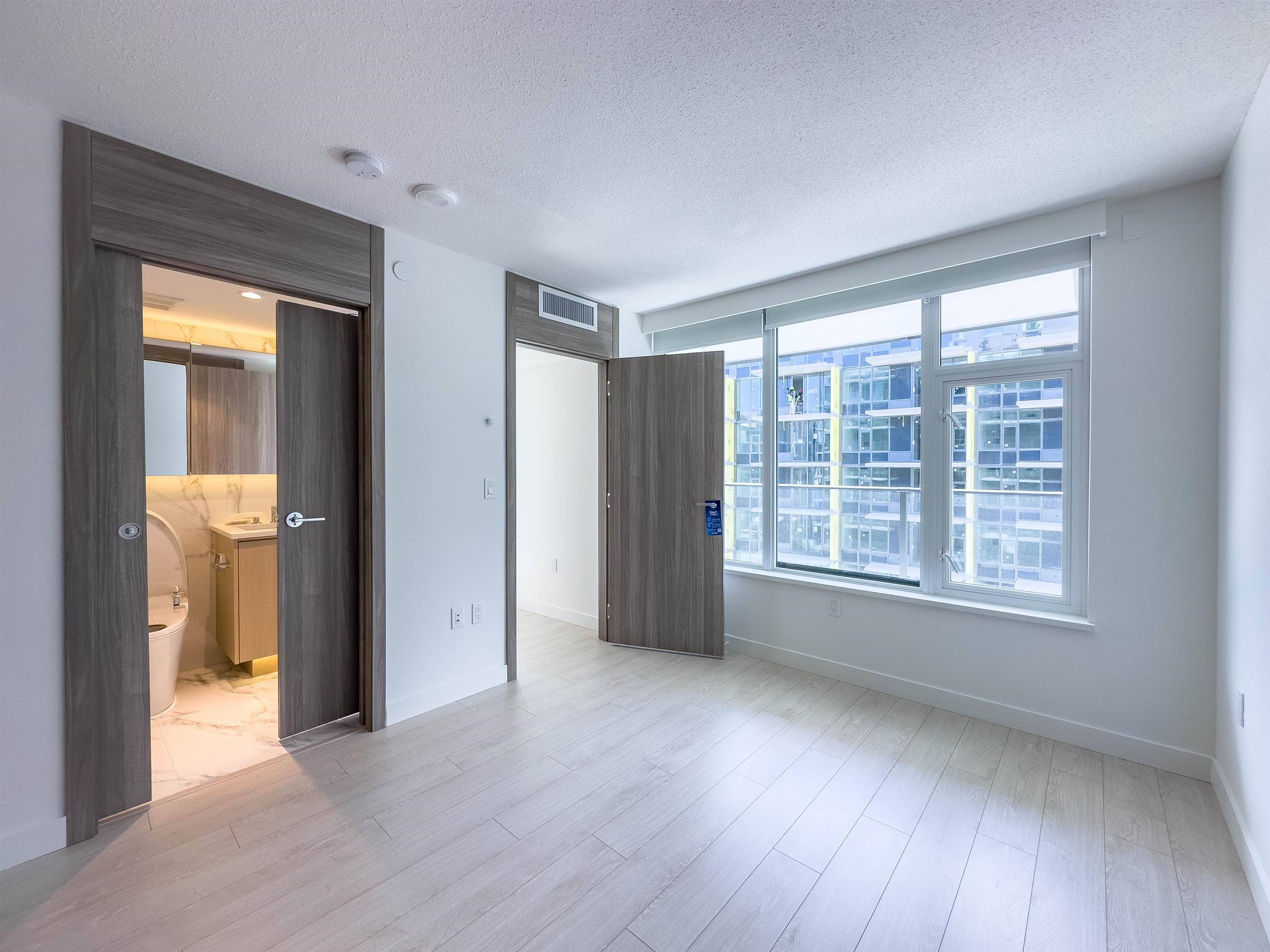 Richmond, BC V6X 0W2,8608 Hazelbridge WAY #1083