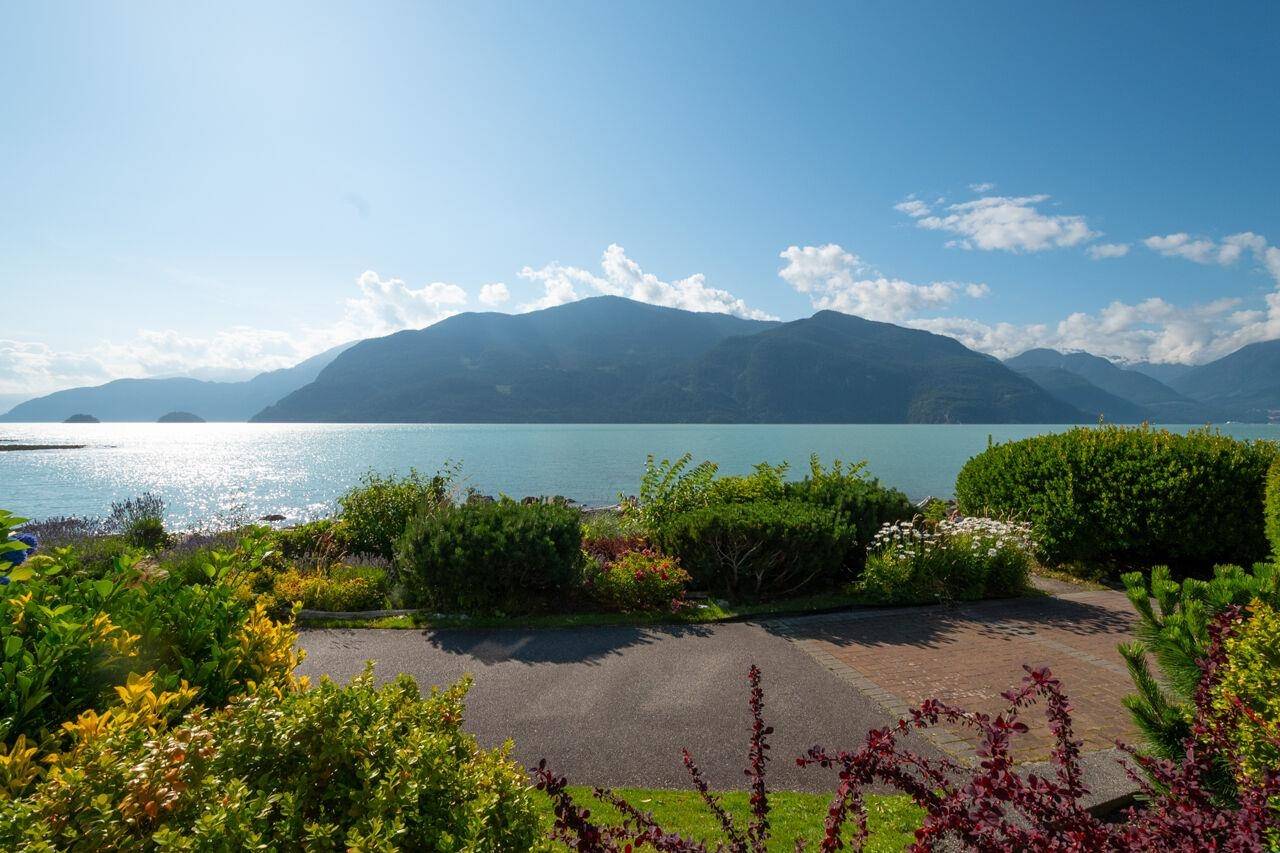 West Vancouver, BC V8B 1A2,15 Beach DR