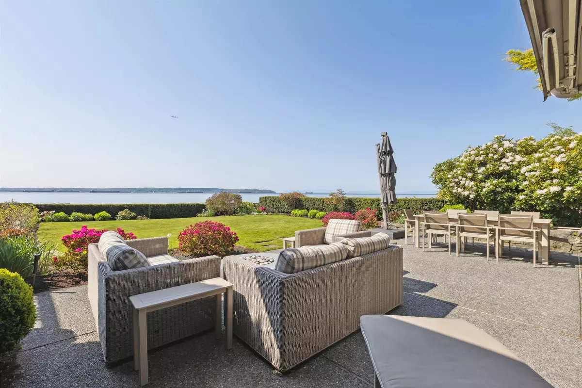 West Vancouver, BC V7V 1E2,2406 Bellevue AVE