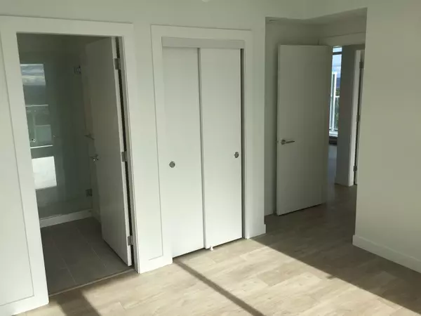 Coquitlam, BC V3J 0H6,525 Foster AVE #2602