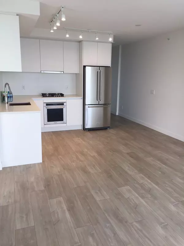 Coquitlam, BC V3J 0H6,525 Foster AVE #2602