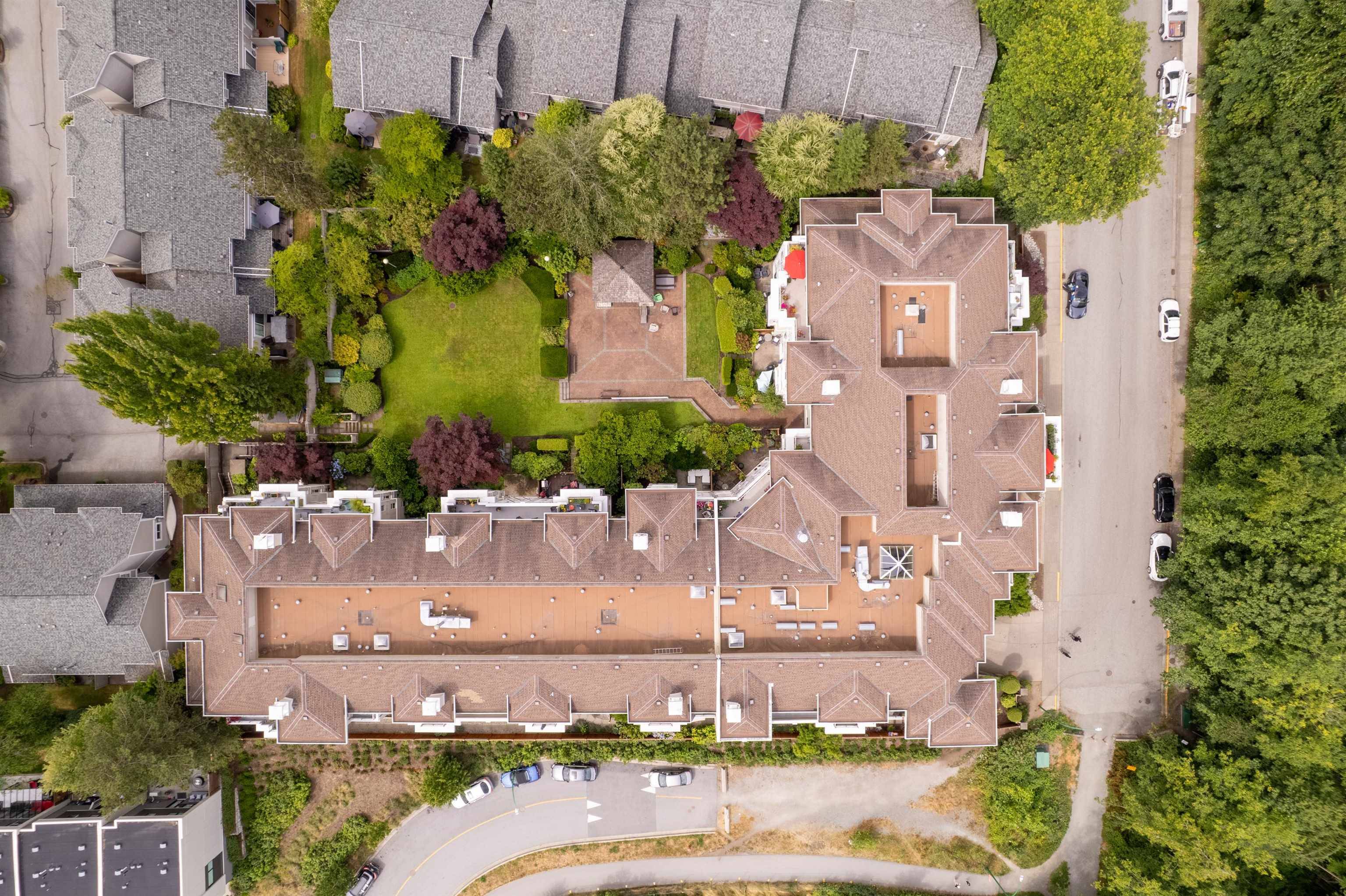 North Vancouver, BC V7H 3A1,630 Roche Point DR #115
