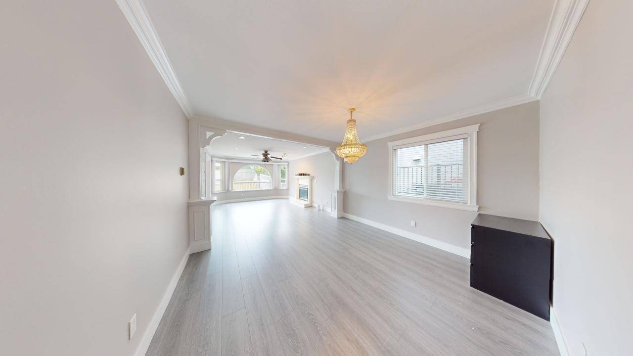 Burnaby, BC V3N 4X2,7563 Cariboo RD