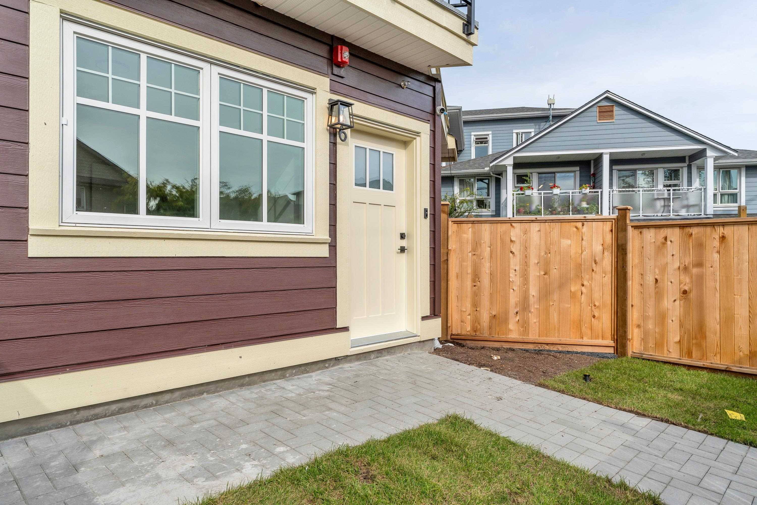 Ladner, BC V4K 1V2,4829 48 AVE #4