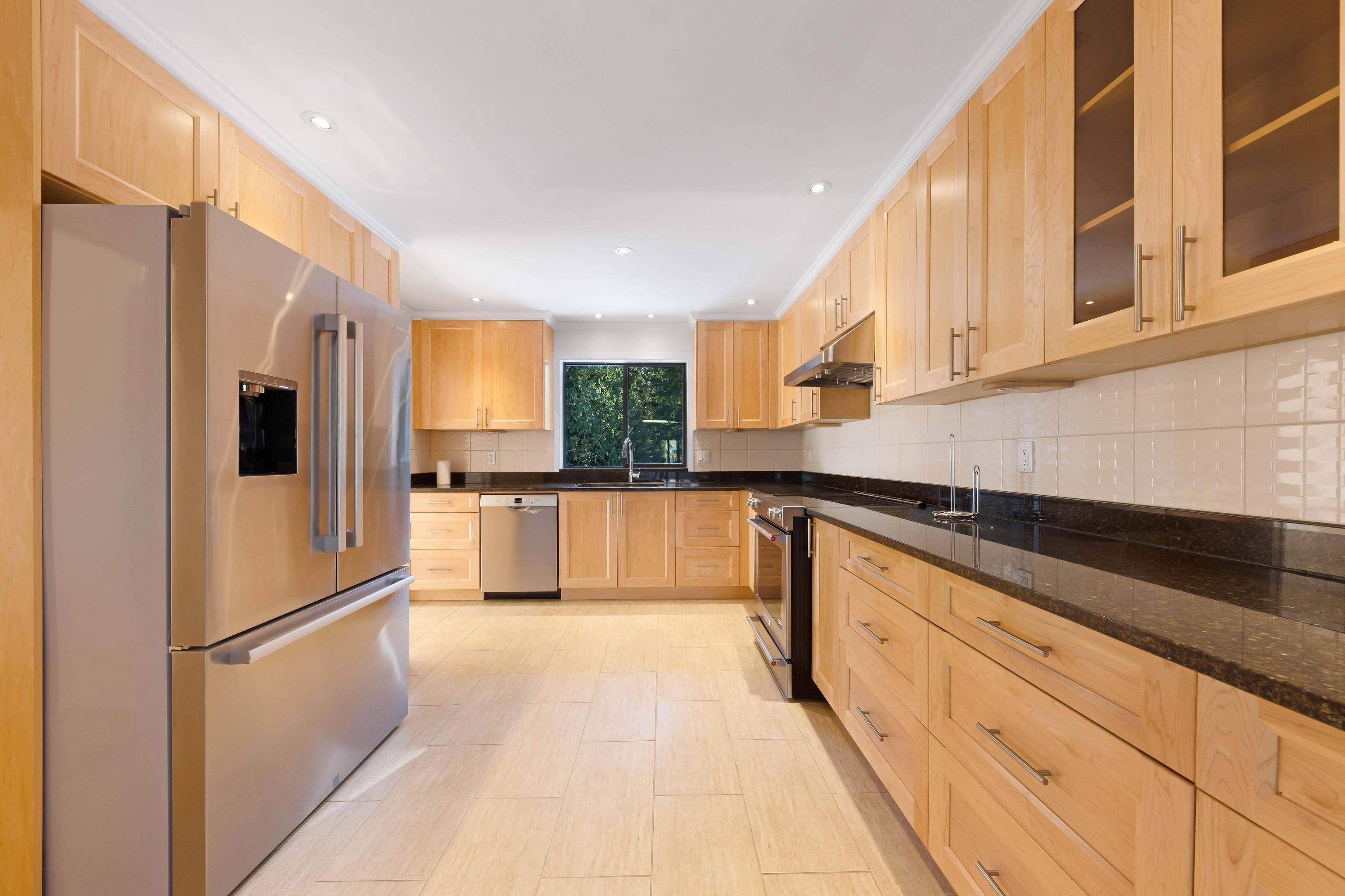 1273 Lynwood AVE Port Coquitlam, BC V3B 6H1
