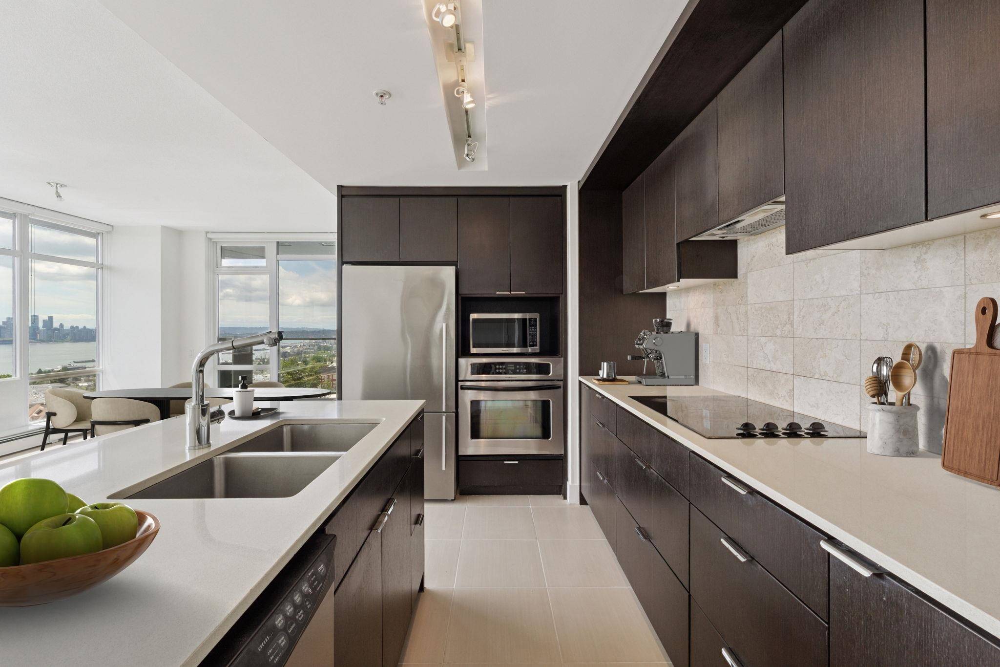 North Vancouver, BC V7M 0A7,158 W 13th ST #906