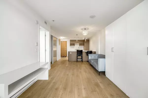 Richmond, BC V6Y 0G5,9099 Cook RD #1208