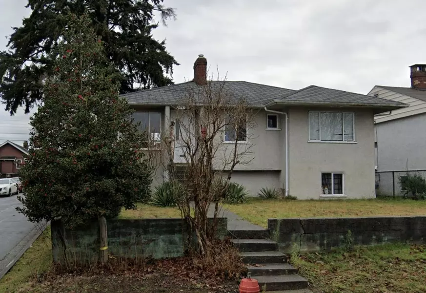 3507 Monmouth AVE, Vancouver, BC V5R 5S1