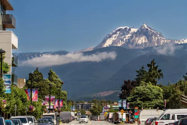 Squamish, BC V8B 0Z7,37881 Cleveland AVE #602