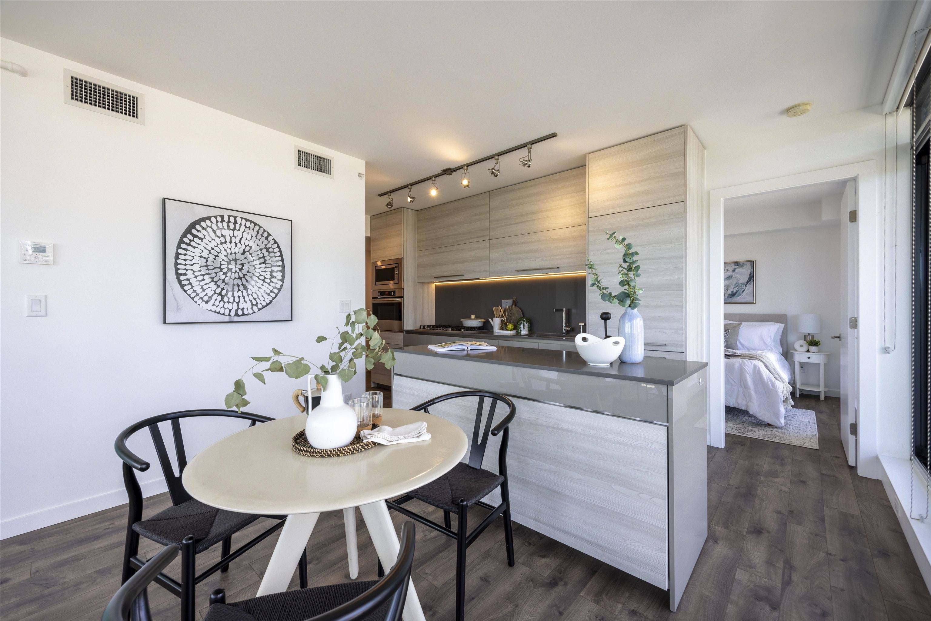 4488 Juneau ST #606 Burnaby, BC V5C 0M4