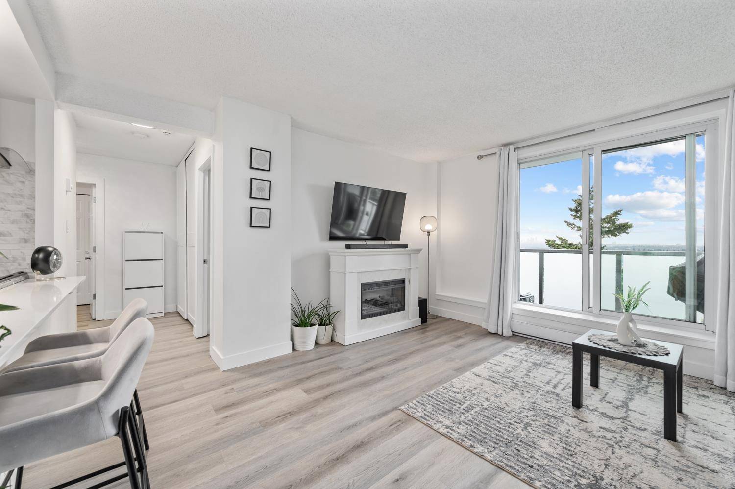 9541 Erickson DR #1905 Burnaby, BC V3J 7N8