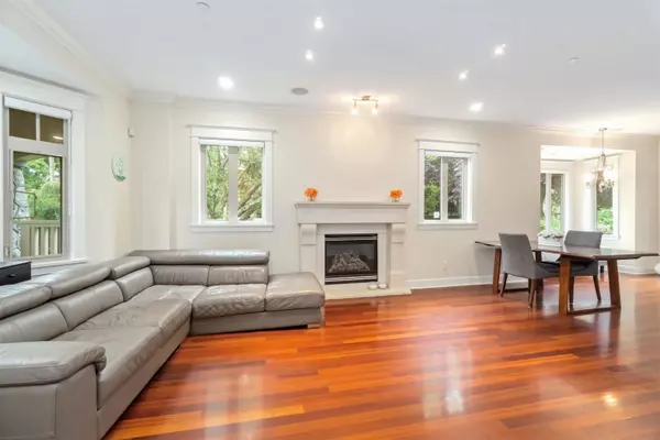 Vancouver, BC V6K 2B4,2506 W 8th AVE