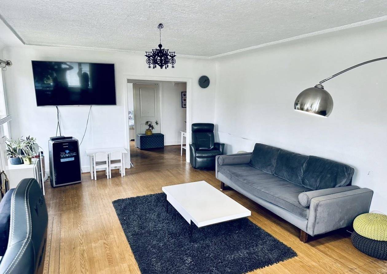 Vancouver, BC V6M 1B2,1830 West 33rd AVE