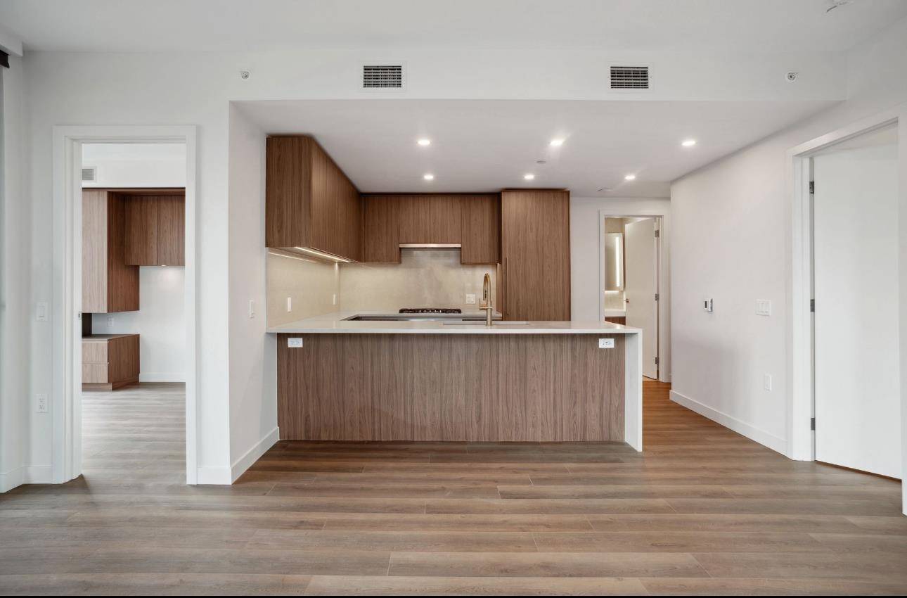 Burnaby, BC V5H 0L7,5987 Wilson AVE #25xx