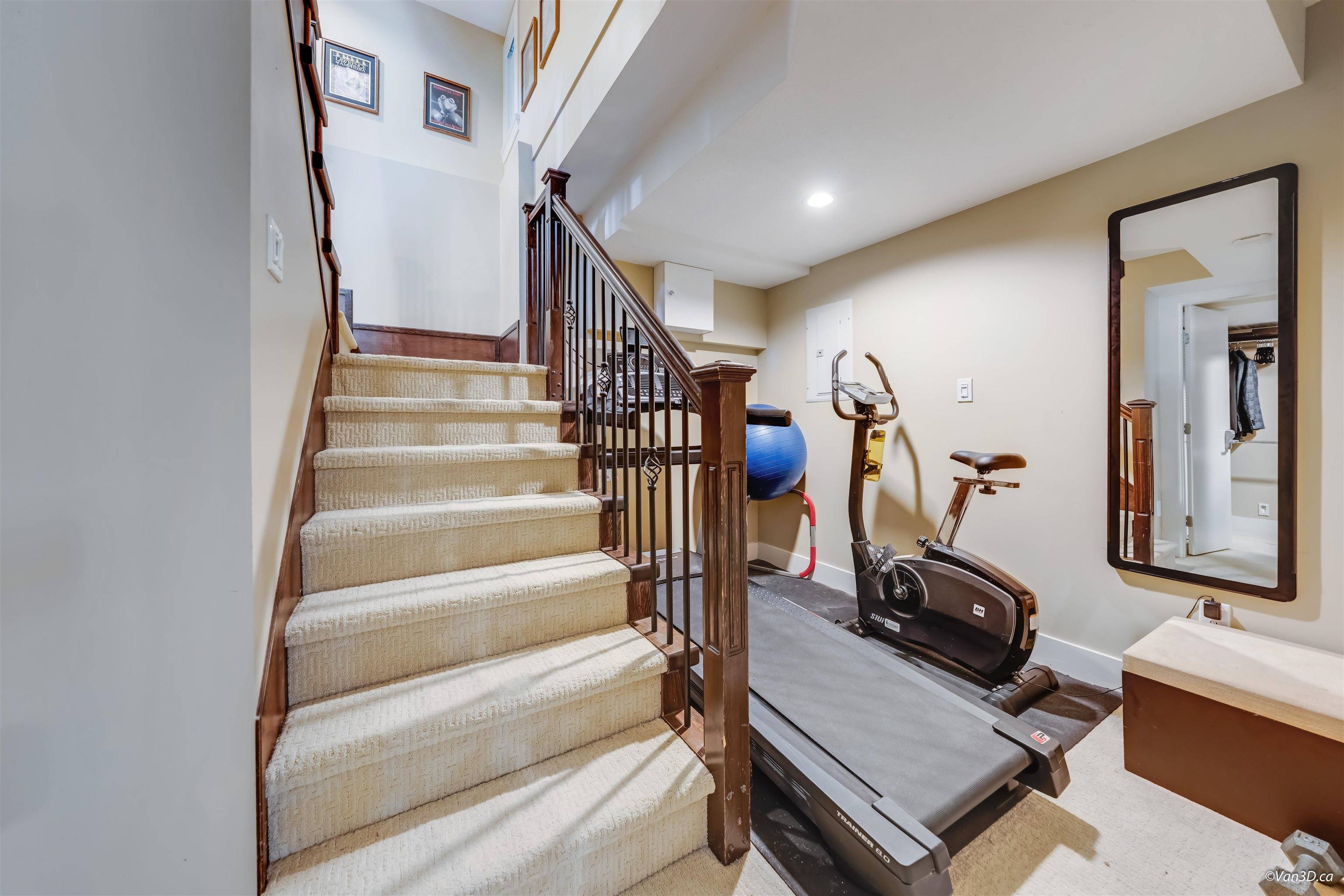 1626 St. Andrews AVE North Vancouver, BC V7L 3L6