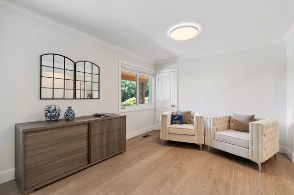 West Vancouver, BC V7W 2M3,4425 Keith RD