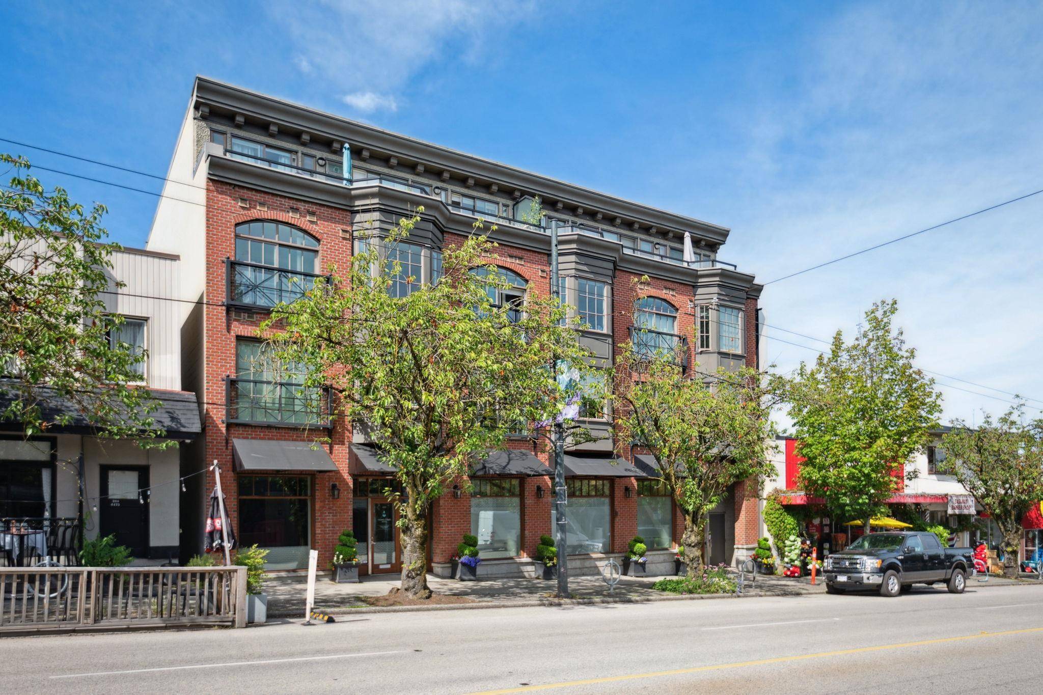 Vancouver, BC V6R 2H8,4463 W 10th AVE #306