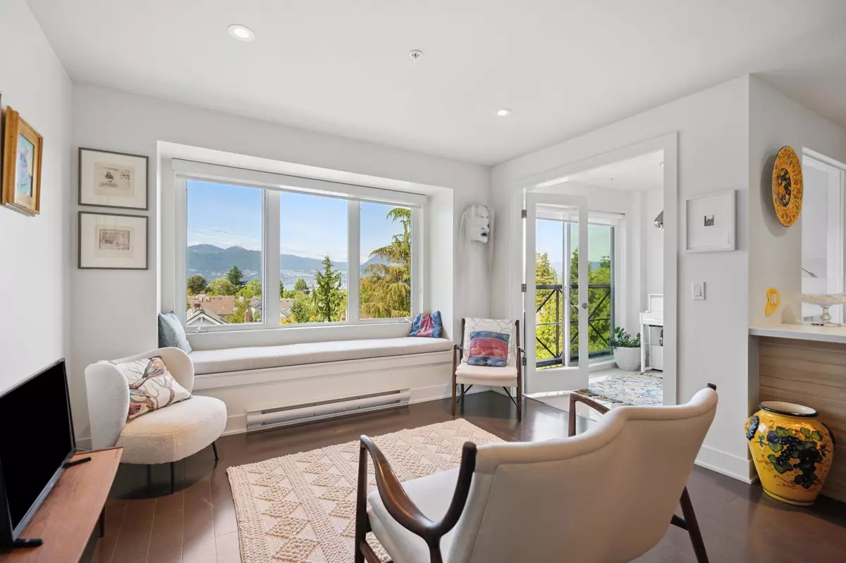 Vancouver, BC V6R 2H8,4463 W 10th AVE #306