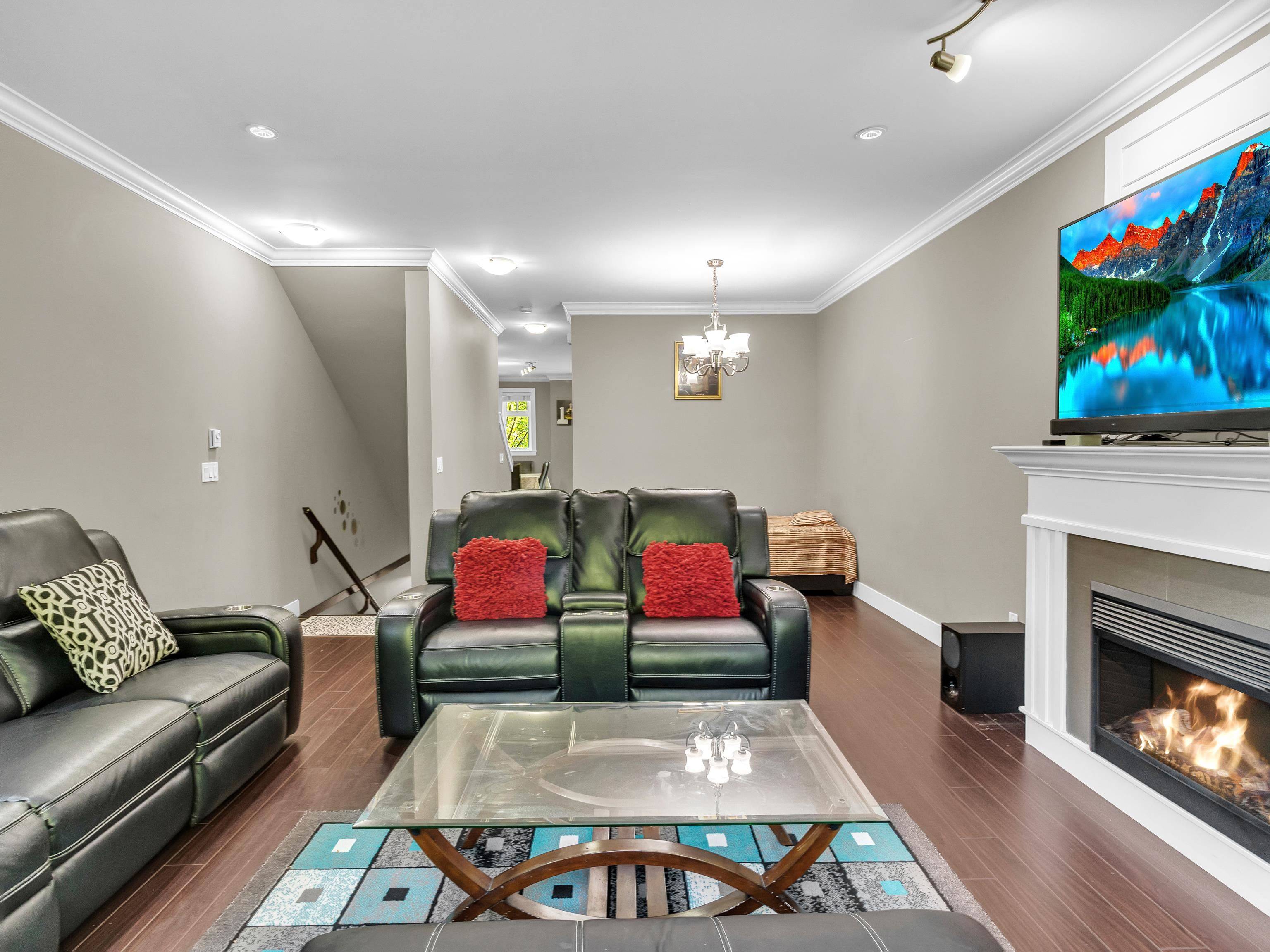 Surrey, BC V3W 0E9,6383 140 ST #17