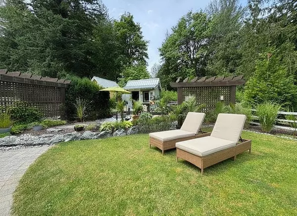 Lindell Beach, BC V2R 0Z4,43342 Creekside CIR