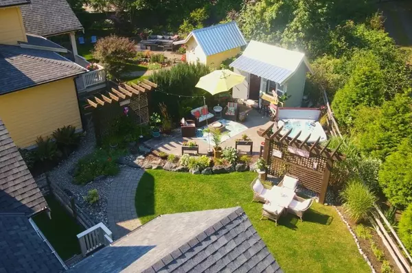 Lindell Beach, BC V2R 0Z4,43342 Creekside CIR