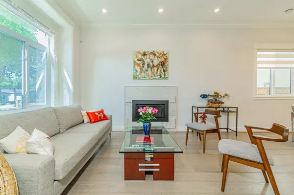 Burnaby, BC V5C 3C4,4289 Parker ST